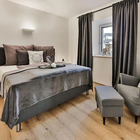 Elegant In With Terrace Apartament