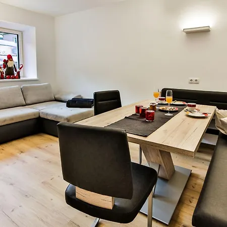 Elegant In With Terrace